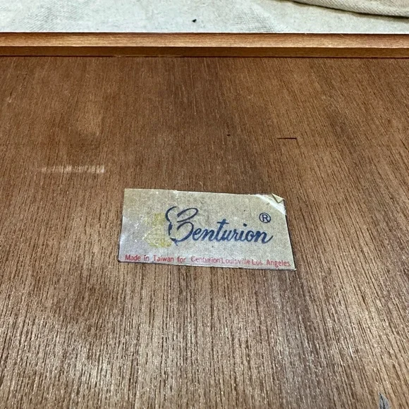 Vintage Centurion jewelry box - Picture 9 of 9